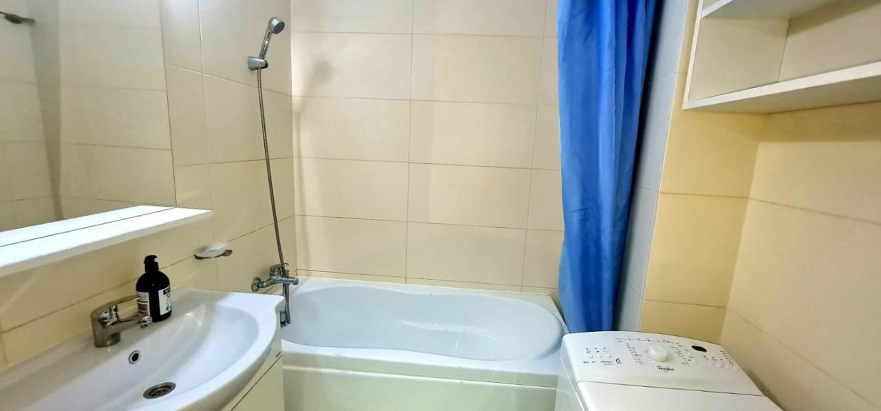 Elyse Comfortable Apartment Close To Palas Mall Iasi Exterior foto